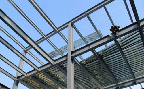 玉门玉门钢结构加工中的切割与钻孔精度控制要点